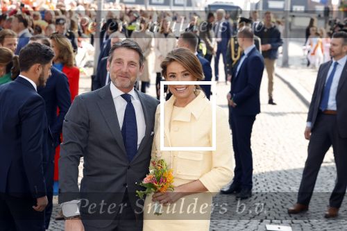 Maastricht 27 april 2022
Koningsdag wordt dit jaar in Maastricht gevierd . Aanwezig Koning Willem Alexander Koningin Maxima Prinses Amalia Prinses Alexia Prinses Ariane Prins Constantijn Prinses Laurentien Prins Maurits Prinses Marilene Prins Bernhard Prinses Annette Prins Floris Prinses Aimee Prins Pieter Christiaan en Prinses Annette.