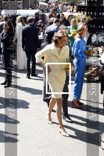 Maastricht 27 april 2022
Koningsdag wordt dit jaar in Maastricht gevierd . Aanwezig Koning Willem Alexander Koningin Maxima Prinses Amalia Prinses Alexia Prinses Ariane Prins Constantijn Prinses Laurentien Prins Maurits Prinses Marilene Prins Bernhard Prinses Annette Prins Floris Prinses Aimee Prins Pieter Christiaan en Prinses Annette.