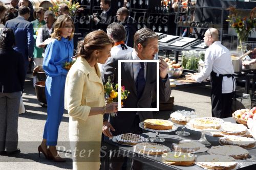 Maastricht 27 april 2022
Koningsdag wordt dit jaar in Maastricht gevierd . Aanwezig Koning Willem Alexander Koningin Maxima Prinses Amalia Prinses Alexia Prinses Ariane Prins Constantijn Prinses Laurentien Prins Maurits Prinses Marilene Prins Bernhard Prinses Annette Prins Floris Prinses Aimee Prins Pieter Christiaan en Prinses Annette.