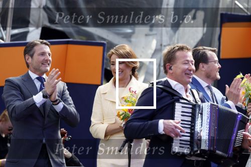 Maastricht 27 april 2022
Koningsdag wordt dit jaar in Maastricht gevierd . Aanwezig Koning Willem Alexander Koningin Maxima Prinses Amalia Prinses Alexia Prinses Ariane Prins Constantijn Prinses Laurentien Prins Maurits Prinses Marilene Prins Bernhard Prinses Annette Prins Floris Prinses Aimee Prins Pieter Christiaan en Prinses Annette.