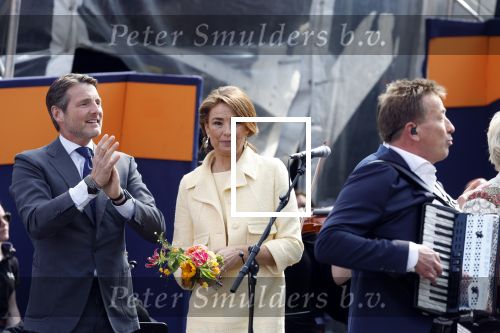 Maastricht 27 april 2022
Koningsdag wordt dit jaar in Maastricht gevierd . Aanwezig Koning Willem Alexander Koningin Maxima Prinses Amalia Prinses Alexia Prinses Ariane Prins Constantijn Prinses Laurentien Prins Maurits Prinses Marilene Prins Bernhard Prinses Annette Prins Floris Prinses Aimee Prins Pieter Christiaan en Prinses Annette.