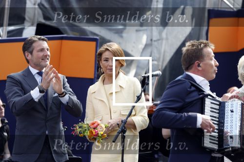 Maastricht 27 april 2022
Koningsdag wordt dit jaar in Maastricht gevierd . Aanwezig Koning Willem Alexander Koningin Maxima Prinses Amalia Prinses Alexia Prinses Ariane Prins Constantijn Prinses Laurentien Prins Maurits Prinses Marilene Prins Bernhard Prinses Annette Prins Floris Prinses Aimee Prins Pieter Christiaan en Prinses Annette.