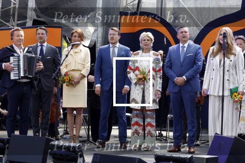 Maastricht 27 april 2022
Koningsdag wordt dit jaar in Maastricht gevierd . Aanwezig Koning Willem Alexander Koningin Maxima Prinses Amalia Prinses Alexia Prinses Ariane Prins Constantijn Prinses Laurentien Prins Maurits Prinses Marilene Prins Bernhard Prinses Annette Prins Floris Prinses Aimee Prins Pieter Christiaan en Prinses Annette.