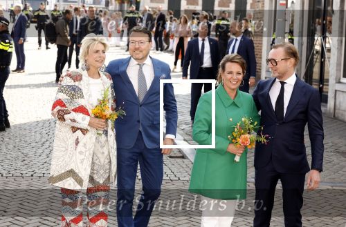 Maastricht 27 april 2022
Koningsdag wordt dit jaar in Maastricht gevierd . Aanwezig Koning Willem Alexander Koningin Maxima Prinses Amalia Prinses Alexia Prinses Ariane Prins Constantijn Prinses Laurentien Prins Maurits Prinses Marilene Prins Bernhard Prinses Annette Prins Floris Prinses Aimee Prins Pieter Christiaan en Prinses Annette.
