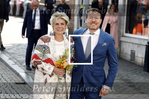 Maastricht 27 april 2022
Koningsdag wordt dit jaar in Maastricht gevierd . Aanwezig Koning Willem Alexander Koningin Maxima Prinses Amalia Prinses Alexia Prinses Ariane Prins Constantijn Prinses Laurentien Prins Maurits Prinses Marilene Prins Bernhard Prinses Annette Prins Floris Prinses Aimee Prins Pieter Christiaan en Prinses Annette.