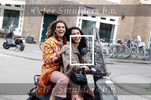 Amsterdam 29 april 2022
Opening Restaurant Poppys van Moise Trustfull Carola Kirschbaum en Britt Scholte in de amsterdamse pijp. Moise en Quinty Trustfull