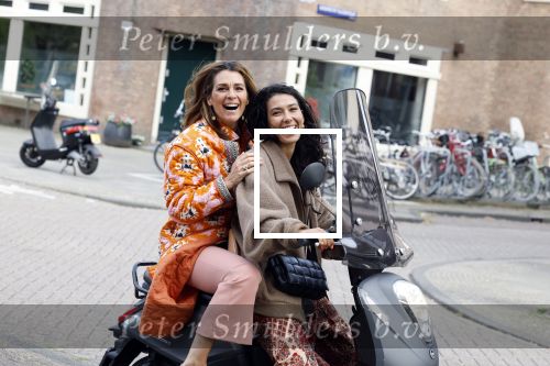 Amsterdam 29 april 2022
Opening Restaurant Poppys van Moise Trustfull Carola Kirschbaum en Britt Scholte in de amsterdamse pijp. Moise en Quinty Trustfull