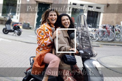 Amsterdam 29 april 2022
Opening Restaurant Poppys van Moise Trustfull Carola Kirschbaum en Britt Scholte in de amsterdamse pijp. Moise en Quinty Trustfull