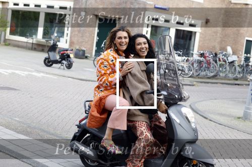 Amsterdam 29 april 2022
Opening Restaurant Poppys van Moise Trustfull Carola Kirschbaum en Britt Scholte in de amsterdamse pijp. Moise en Quinty Trustfull