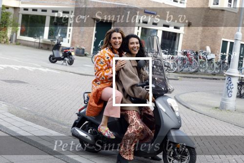 Amsterdam 29 april 2022
Opening Restaurant Poppys van Moise Trustfull Carola Kirschbaum en Britt Scholte in de amsterdamse pijp. Moise en Quinty Trustfull