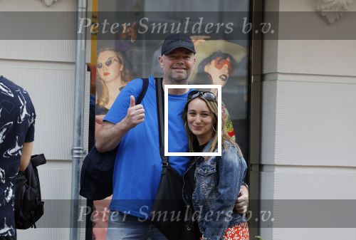 Amsterdam 7 mei 2022
Raymond v Barneveld met zijn vriendin/ verloofde Julia Evans op de pc hooftstraat.
