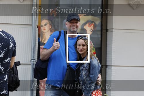 Amsterdam 7 mei 2022
Raymond v Barneveld met zijn vriendin/ verloofde Julia Evans op de pc hooftstraat.