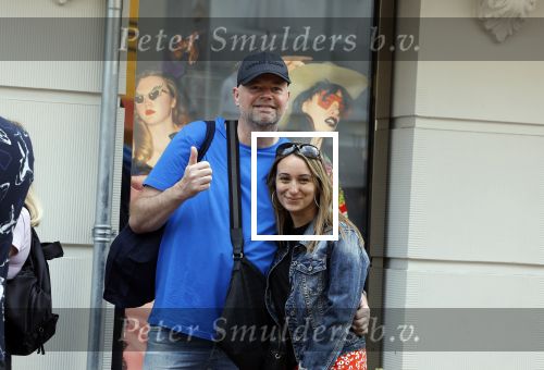 Amsterdam 7 mei 2022
Raymond v Barneveld met zijn vriendin/ verloofde Julia Evans op de pc hooftstraat.