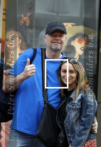 Amsterdam 7 mei 2022
Raymond v Barneveld met zijn vriendin/ verloofde Julia Evans op de pc hooftstraat.