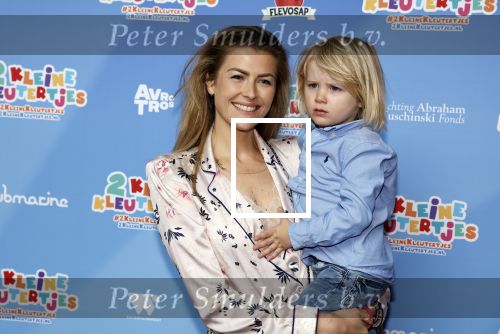Amsterdam 1 mei 2022
Premiere 2 kleine kleutertjes bedacht door Jan Smit .
Renee Gunning met zoontje en een vriendin