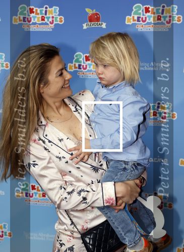 Amsterdam 1 mei 2022
Premiere 2 kleine kleutertjes bedacht door Jan Smit .
Renee Gunning met zoontje en een vriendin