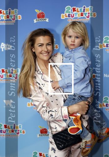 Amsterdam 1 mei 2022
Premiere 2 kleine kleutertjes bedacht door Jan Smit .
Renee Gunning met zoontje en een vriendin
