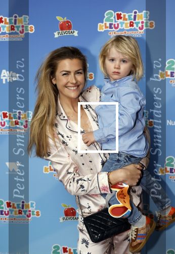 Amsterdam 1 mei 2022
Premiere 2 kleine kleutertjes bedacht door Jan Smit .
Renee Gunning met zoontje en een vriendin