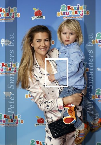 Amsterdam 1 mei 2022
Premiere 2 kleine kleutertjes bedacht door Jan Smit .
Renee Gunning met zoontje en een vriendin