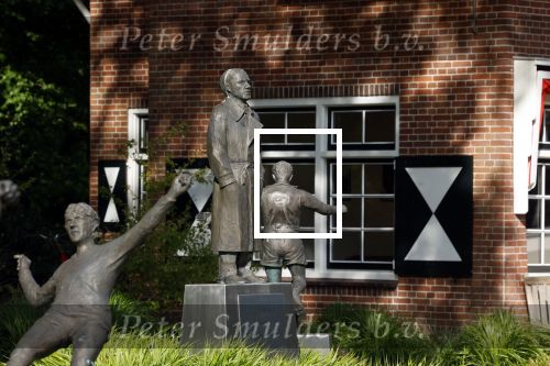 Zeist 13 mei 2022
Beelden van div grootheden uit de nedelandse voetbalgeschiedenis. Oa Ruud Gullit Johan Cruijff Edwin v d Sar Willem v Hanegem en Rinus Michels op de KNVB Campus