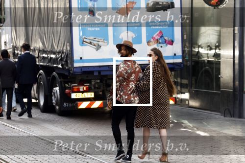 Amsterdam 10 mei 2022
Premiere Foodies in Tuschinski met oa Ilse warringa Holly Brood Sanne Langelaar Sanne Vogel Sinan Eroglu Quiah Shilue Roue Verveer en Johanna Hagen. Robin Martens met vriend