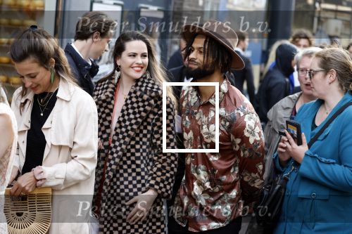 Amsterdam 10 mei 2022
Premiere Foodies in Tuschinski met oa Ilse warringa Holly Brood Sanne Langelaar Sanne Vogel Sinan Eroglu Quiah Shilue Roue Verveer en Johanna Hagen. Robin Martens met vriend