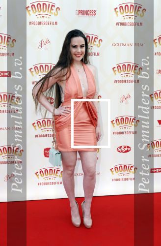 Amsterdam 10 mei 2022
Premiere Foodies in Tuschinski met oa Ilse warringa Holly Brood Sanne Langelaar Sanne Vogel Sinan Eroglu Quiah Shilue Roue Verveer en Johanna Hagen. Robin Martens met vriend