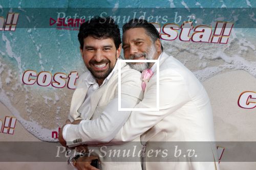 Amsterdam 20 april 2022
Premiere Costa in Tuschinski. Castleden oa , Katja Schuurman Abbey Hoes Soy Kroon Stephanie v Eer Oscar Aerts Sinan Eroglu Roeland Fernhout Tina de Bruin en Lisa Zweerman . De regisseur is Jon Karhaus en Diederik Jekel heeft het script geschreven.