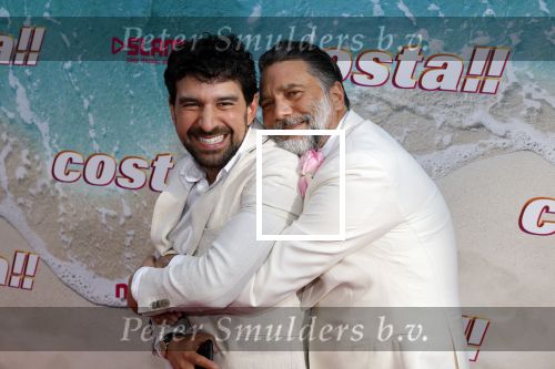 Amsterdam 20 april 2022
Premiere Costa in Tuschinski. Castleden oa , Katja Schuurman Abbey Hoes Soy Kroon Stephanie v Eer Oscar Aerts Sinan Eroglu Roeland Fernhout Tina de Bruin en Lisa Zweerman . De regisseur is Jon Karhaus en Diederik Jekel heeft het script geschreven.