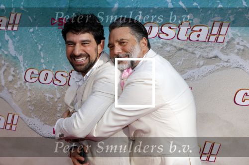 Amsterdam 20 april 2022
Premiere Costa in Tuschinski. Castleden oa , Katja Schuurman Abbey Hoes Soy Kroon Stephanie v Eer Oscar Aerts Sinan Eroglu Roeland Fernhout Tina de Bruin en Lisa Zweerman . De regisseur is Jon Karhaus en Diederik Jekel heeft het script geschreven.