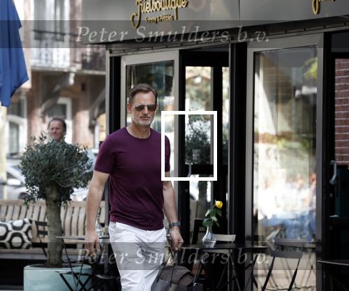Amsterdam 19 april 2022
Ronald de Boer op straat in Amsterdam zuid