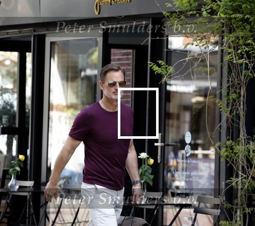 Amsterdam 19 april 2022
Ronald de Boer op straat in Amsterdam zuid