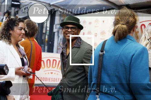 Amsterdam 10 mei 2022
Premiere Foodies in Tuschinski met oa Ilse warringa Holly Brood Sanne Langelaar Sanne Vogel Sinan Eroglu Quiah Shilue Roue Verveer en Johanna Hagen. Roue kwam met zijn gezin