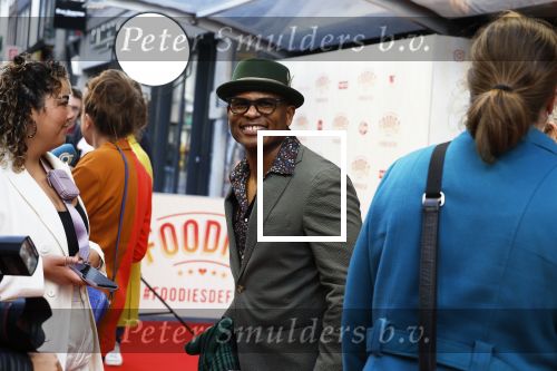 Amsterdam 10 mei 2022
Premiere Foodies in Tuschinski met oa Ilse warringa Holly Brood Sanne Langelaar Sanne Vogel Sinan Eroglu Quiah Shilue Roue Verveer en Johanna Hagen. Roue kwam met zijn gezin