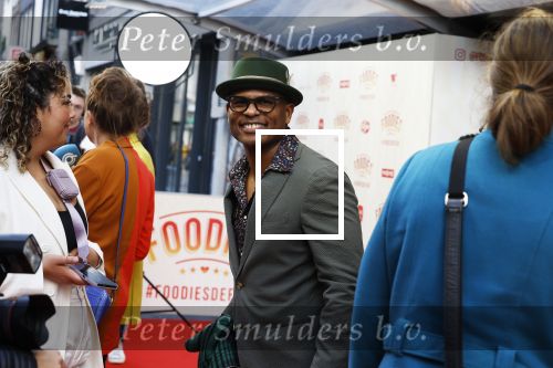 Amsterdam 10 mei 2022
Premiere Foodies in Tuschinski met oa Ilse warringa Holly Brood Sanne Langelaar Sanne Vogel Sinan Eroglu Quiah Shilue Roue Verveer en Johanna Hagen. Roue kwam met zijn gezin