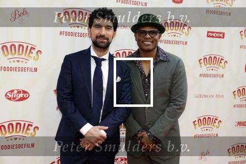Amsterdam 10 mei 2022
Premiere Foodies in Tuschinski met oa Ilse warringa Holly Brood Sanne Langelaar Sanne Vogel Sinan Eroglu Quiah Shilue Roue Verveer en Johanna Hagen. Roue kwam met zijn gezin