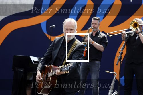 Maastricht 27 april 2022
Koningsdag wordt dit jaar in Maastricht gevierd . Aanwezig Koning Willem Alexander Koningin Maxima Prinses Amalia Prinses Alexia Prinses Ariane Prins Constantijn Prinses Laurentien Prins Maurits Prinses Marilene Prins Bernhard Prinses Annette Prins Floris Prinses Aimee Prins Pieter Christiaan en Prinses Annette. Rowwen Heze