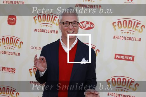 Amsterdam 10 mei 2022
Premiere Foodies in Tuschinski met oa Ilse warringa Holly Brood Sanne Langelaar Sanne Vogel Sinan Eroglu Quiah Shilue Roue Verveer en Johanna Hagen. Rudolph v Veen met zijn vrouw