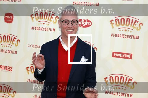 Amsterdam 10 mei 2022
Premiere Foodies in Tuschinski met oa Ilse warringa Holly Brood Sanne Langelaar Sanne Vogel Sinan Eroglu Quiah Shilue Roue Verveer en Johanna Hagen. Rudolph v Veen met zijn vrouw