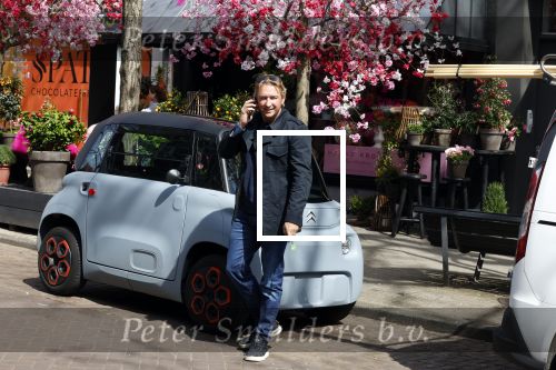 Amsterdam 19 april 2022
Sanne Rosinga in zijn electrische citroen