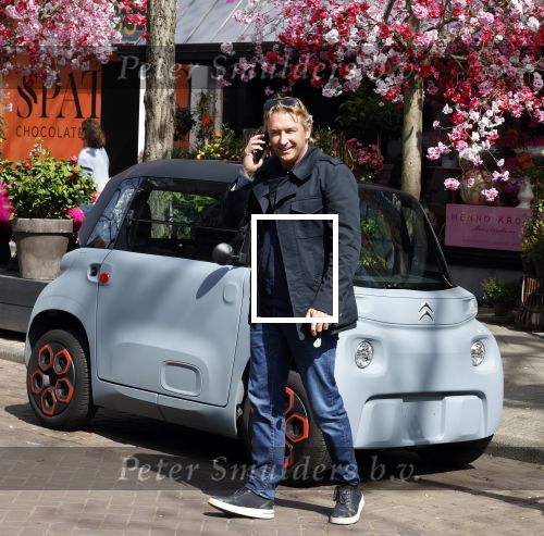 Amsterdam 19 april 2022
Sanne Rosinga in zijn electrische citroen