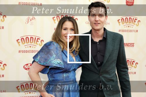 Amsterdam 10 mei 2022
Premiere Foodies in Tuschinski met oa Ilse warringa Holly Brood Sanne Langelaar Sanne Vogel Sinan Eroglu Quiah Shilue Roue Verveer en Johanna Hagen. Sanne Vogel met partner
