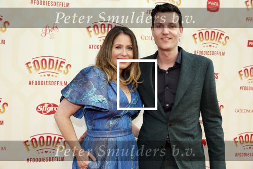 Amsterdam 10 mei 2022
Premiere Foodies in Tuschinski met oa Ilse warringa Holly Brood Sanne Langelaar Sanne Vogel Sinan Eroglu Quiah Shilue Roue Verveer en Johanna Hagen. Sanne Vogel met partner