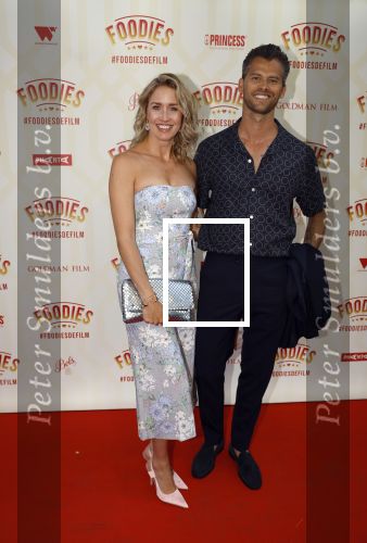 Amsterdam 10 mei 2022
Premiere Foodies in Tuschinski met oa Ilse warringa Holly Brood Sanne Langelaar Sanne Vogel Sinan Eroglu Quiah Shilue Roue Verveer en Johanna Hagen.