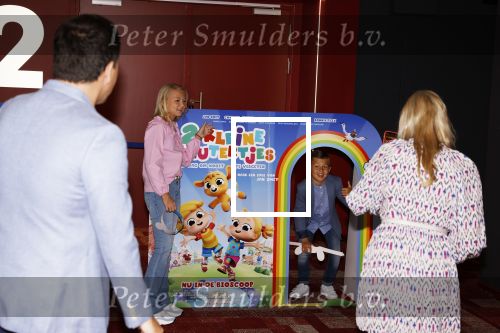 Amsterdam 1 mei 2022
Premiere 2 kleine kleutertjes bedacht door Jan Smit . Jan kwam met zijn vrouw Liza en kinderen Fem Emma en zoon Senn