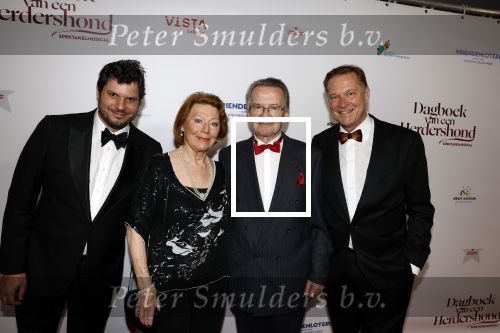 Maastricht 8 mei 2022
Premiere dagboek van en herdershond in het MECC .
Serve Hermans, Bruni Heinke, Jo de Meyere en Albert Verlinde