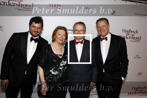 Maastricht 8 mei 2022
Premiere dagboek van en herdershond in het MECC .
Serve Hermans, Bruni Heinke, Jo de Meyere en Albert Verlinde