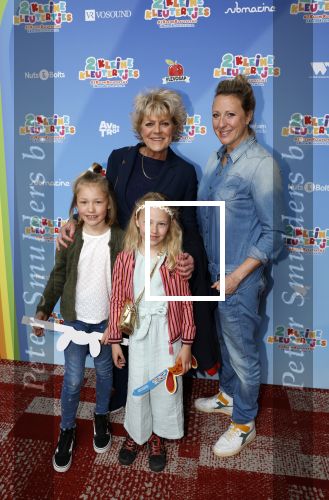 Amsterdam 1 mei 2022
Premiere 2 kleine kleutertjes bedacht door Jan Smit .
Simone Kleinsma met Celseste Verstrate en kinderen