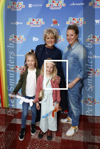 Amsterdam 1 mei 2022
Premiere 2 kleine kleutertjes bedacht door Jan Smit .
Simone Kleinsma met Celseste Verstrate en kinderen
