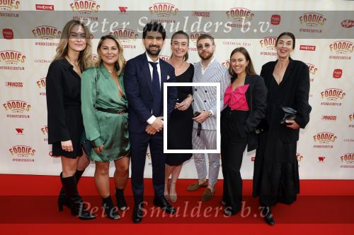 Amsterdam 10 mei 2022
Premiere Foodies in Tuschinski met oa Ilse warringa Holly Brood Sanne Langelaar Sanne Vogel Sinan Eroglu Quiah Shilue Roue Verveer en Johanna Hagen.